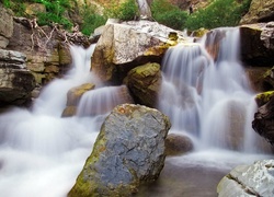 Stany Zjednoczone, Stan Montana, Park Narodowy Glacier, Skały, Wodospad Apikuni Falls