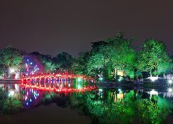 Wietnam, Hanoi, Rzeka, Mostek, Drzewa, Noc