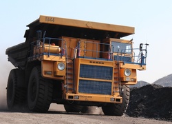 Ciężarówka, BelAZ 75710, Kamieniołom, Pył