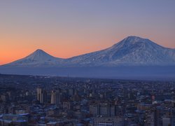 Armenia, Erewań, Miasto, Góry