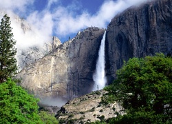 Stany Zjednoczone, Stan Kalifornia, Park Narodowy Yosemite, Wodospad, Drzewa, Góry