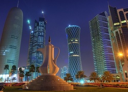 Katar, Doha, Drapacze Chmur, Pomnik, Palmy, Noc