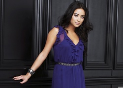 Shay Mitchell, Chabrowa, Sukienka