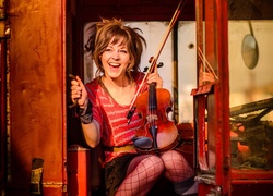 Lindsey Stirling, Skrzypce