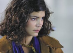 Audrey Tautou, zamszowa kurtka