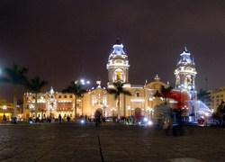 Peru, Lima, Rynek, Palmy, Ludzie, Noc