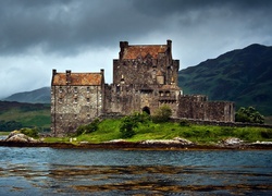 Zamek Eilean Donan, Wyspa Loch Duich, Region Highland, Szkocja, Jezioro