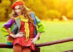 Kobieta, Modelka, Kolorowa, Kurtka, Beret, Łąka, Rozmycie