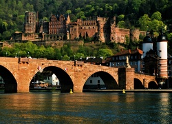Zamek w Heidelbergu, Badenia-Wirtembergia, Niemcy, Rzeka Neckar, Most