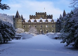 Zamek Inveraray, Inveraray Castle, Szkocja, Zima, Drzewa, Aleja
