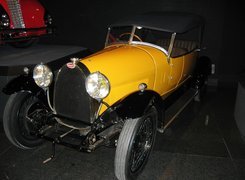 Bugatti,światła , opony , koła , felgi , przód