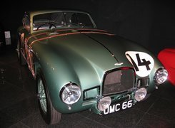 Aston Martin,koła ,światła, opony , maska