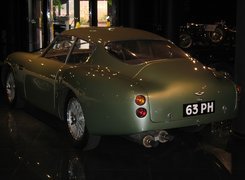 Aston Martin, koła ,światła, opony , bagażnik