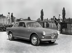 Alfa Romeo,koła ,światła, opony , maska