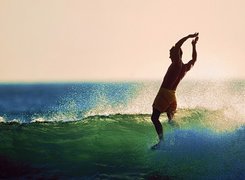 Windsurfing,człowiek na fali
