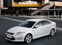 Ford Mondeo, MK4