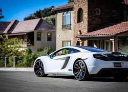 McLaren 650S, Ulica, Kamienice