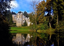 Zamek w Beaufort, Beaufort Castle, Luksemburg, Park, Rzeka, Drzewa