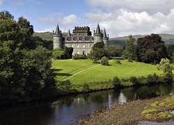Zamek Inveraray, Inveraray Castle, Szkocja, Wielka Brytania, Park, Rzeka