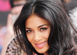 Uśmiechnięta, Nicole Scherzinger