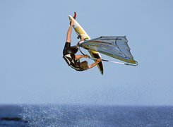 Windsurfing,deska, żagiel , morze,niebo