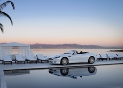 Samochód, Aston Martin, DB9, Basen, Leżaki, Palma, Morze