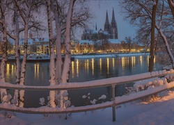 Regensburg, Zima, Śnieg, Rzeka, Katedra, Drzewa, Ogrodzenie, Płot