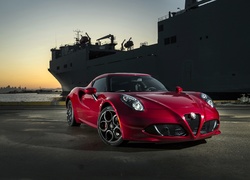 Nabrzeże, Okręt, Alfa Romeo 4C