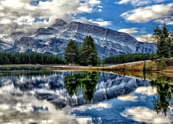 Park Narodowy Banff, Kanada, Góry, Szczyt Mount Rundle, Lasy, Jezioro Two Jack Lake, Odbicie, Drzewa