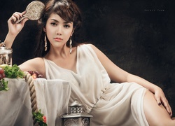 Piękna, Linh Napie, Kolczyki