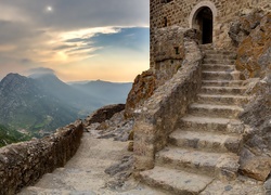 Zamek Kveribus, Château de Quéribus, Gmina Cucugnan, Francja, Ruiny  Góry, Zachód słońca