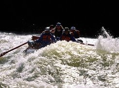 Rafting,spływ, rzeka, wiosła , fale