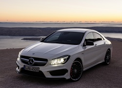 Mercedes Benz CLA 45 AMG