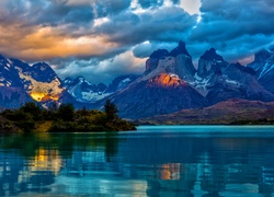 Argentyna, Patagonia, Góry, Jezioro, Drzewa, Chmury