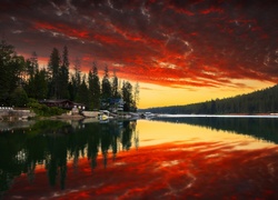 Jezioro, Lasy, Zachód słońca, Czerwone chmury, Odbicie
