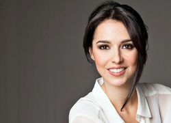 Cristina Brondo, Aktorka, Uśmiech