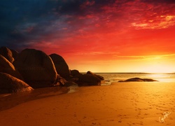 Zachód słońca, skały, plaża