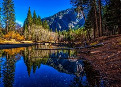 Stany Zjednoczone, Stan Kalifornia, Park Narodowy Yosemite, Góry, Lasy, Rzeka