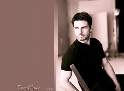 Tom Cruise,czarna koszulka
