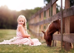 Dziewczynka, Koń, Płot, Ogrodzenie