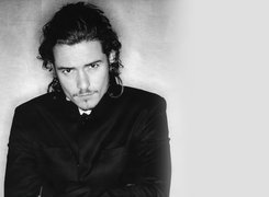 Orlando Bloom,czarny strój