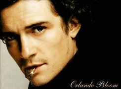 Orlando Bloom,czarny strój