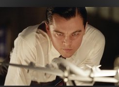 Leonardo DiCaprio,biała koszula