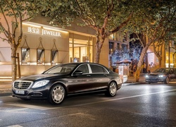 Mercedes Maybach S600, Ulica