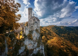 Niemcy, Lichtenstein, Zamek Lichtenstein Castle, Skały, Góry, Lasy