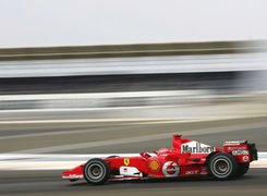 Formuła 1,bolid,opony, kask , koła, spojler