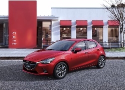 Mazda 2, Model, 2015, Restauracja