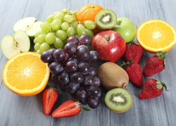 Owoce, Winogrona, Pomarańcze, Jabłka, Kiwi, Truskawki