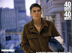 Josh Hartnett,brązowa kurtka