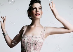 Kobieta, Anne Hathaway